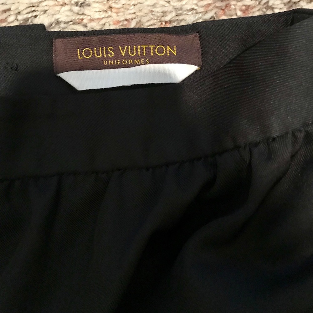 Louis Vuitton - Picture 4 of 5